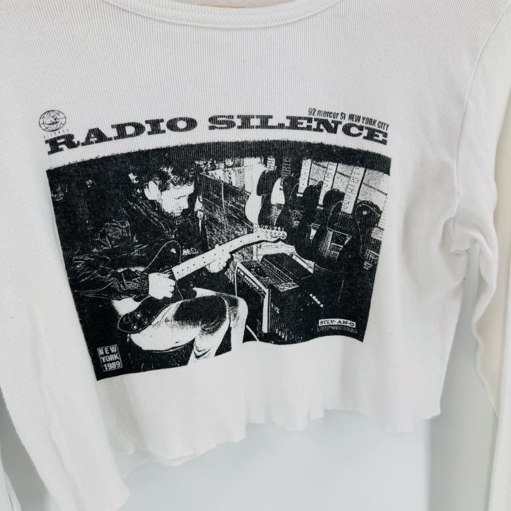 Brandy Melville Graphic Tee Radio Silence Cropped Long Sleeve Size S - Picture 4 of 5